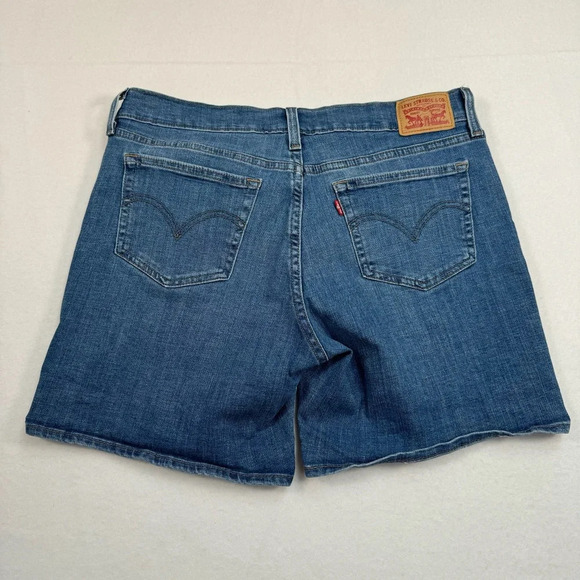 Levis Denim Jean Shorts 6 Inch Rise Womens Size 30 Medium Wash - Picture 2 of 11